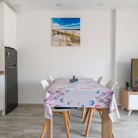 Apartment Luxury Flat, Few Minutes From Fanabe Beach!